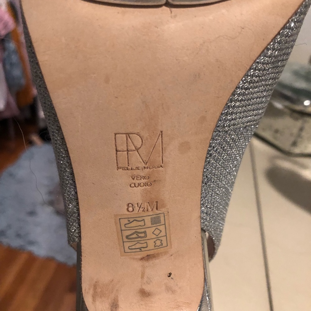 Pelle Moda silver platforms - Picture 4 of 6